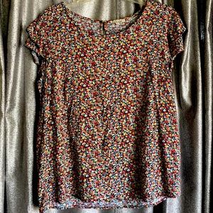 Red and Rhyme floral cap sleeve shirt